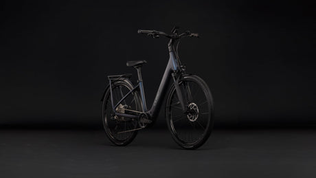 CUBE Kathmandu Hybrid C:62 Pro 400X riding